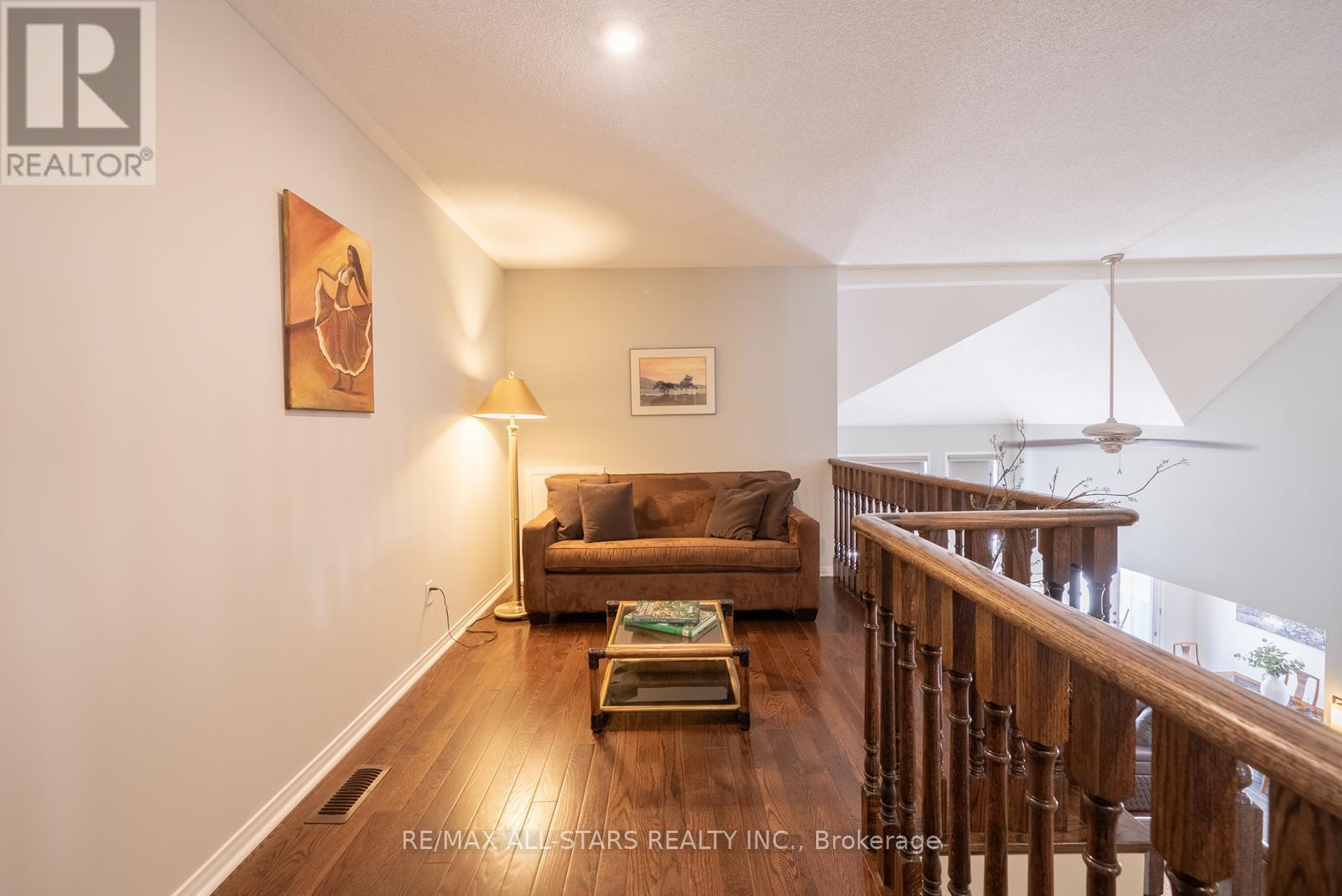 94 Chambersburg Way, Whitchurch-Stouffville, Ontario  L4A 0X8 - Photo 34 - N12376057