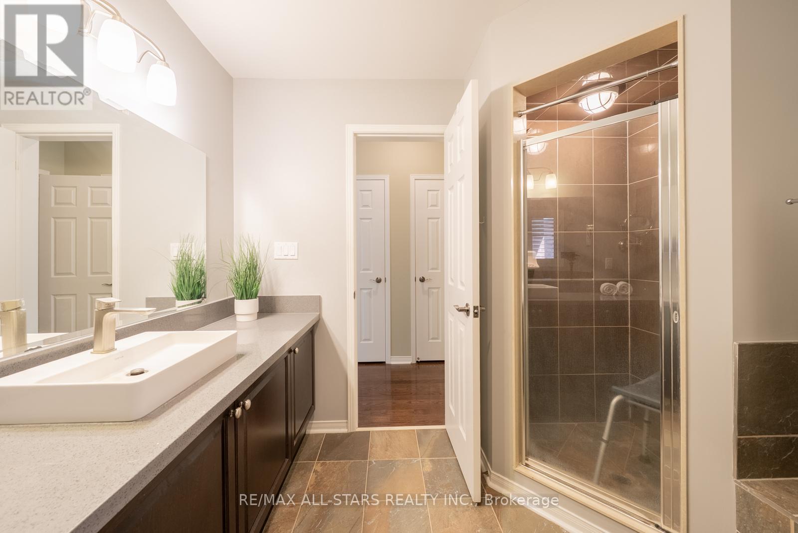 94 Chambersburg Way, Whitchurch-Stouffville, Ontario  L4A 0X8 - Photo 27 - N12376057