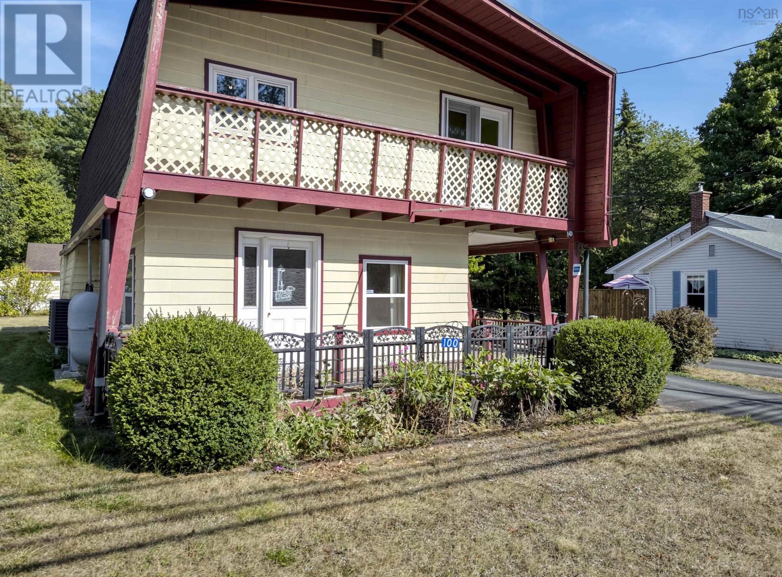 100 Commercial Street, Berwick, Nova Scotia  B0P 1E0 - Photo 3 - 202521780