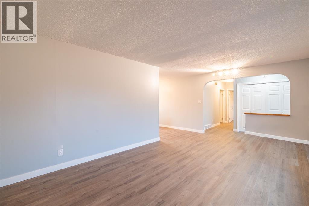 5402 59 Street, Ponoka, Alberta  T4J 1K6 - Photo 13 - A2256881
