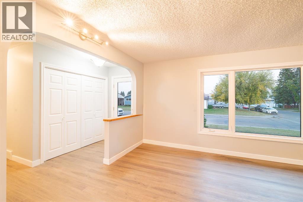 5402 59 Street, Ponoka, Alberta  T4J 1K6 - Photo 15 - A2256881