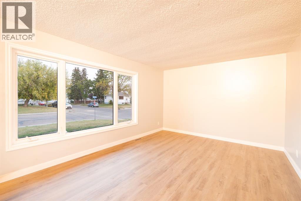 5402 59 Street, Ponoka, Alberta  T4J 1K6 - Photo 11 - A2256881