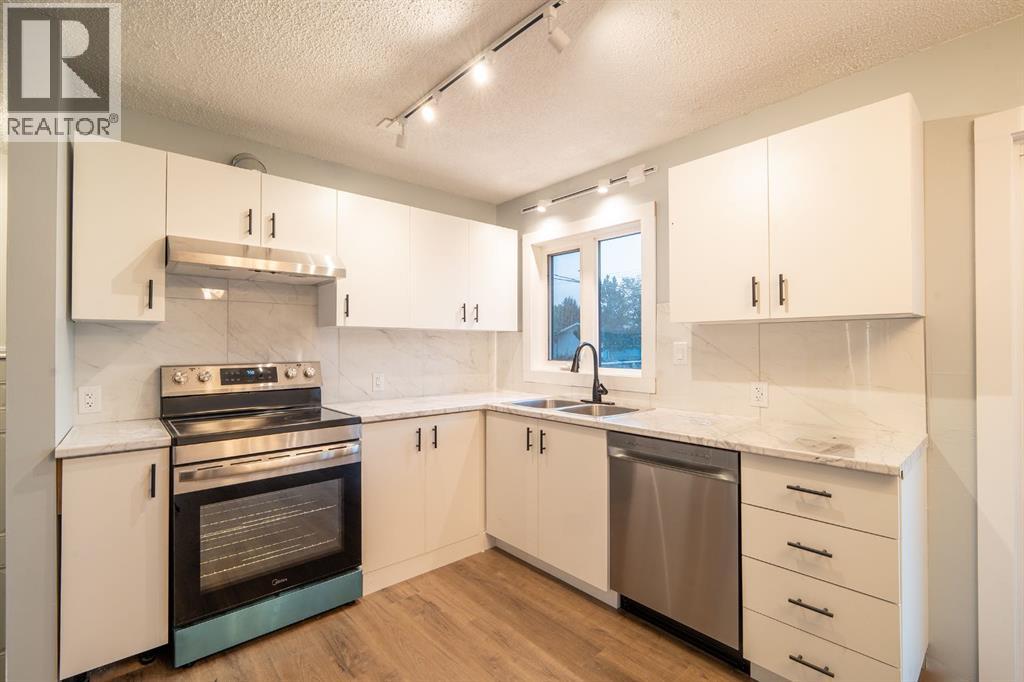 5402 59 Street, Ponoka, Alberta  T4J 1K6 - Photo 7 - A2256881