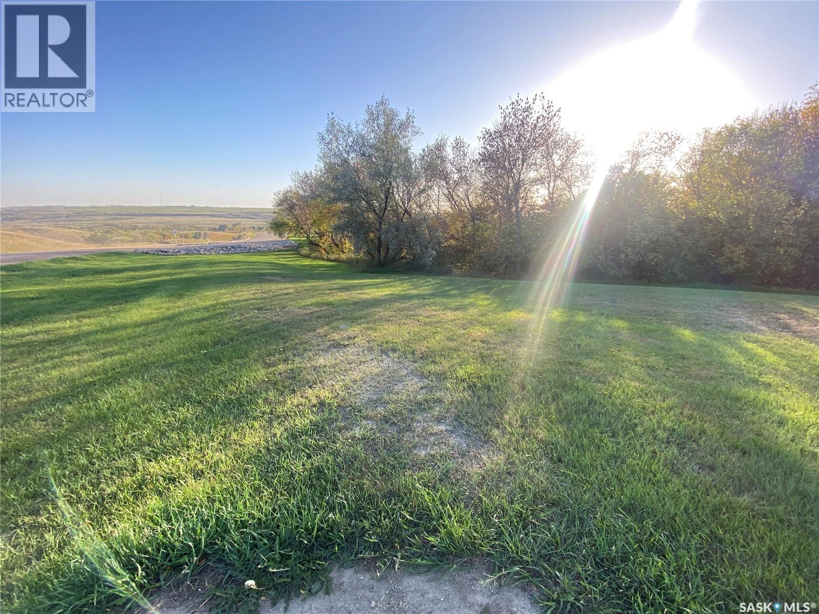 26 Park Avenue, Oxbow, Saskatchewan  S0C 2B0 - Photo 1 - SK019792