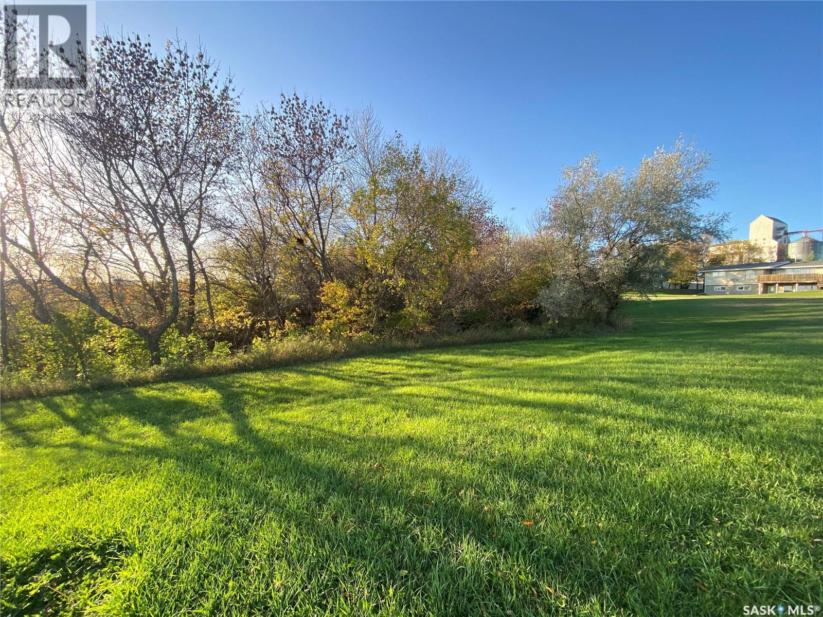 26 Park Avenue, Oxbow, Saskatchewan  S0C 2B0 - Photo 2 - SK019792