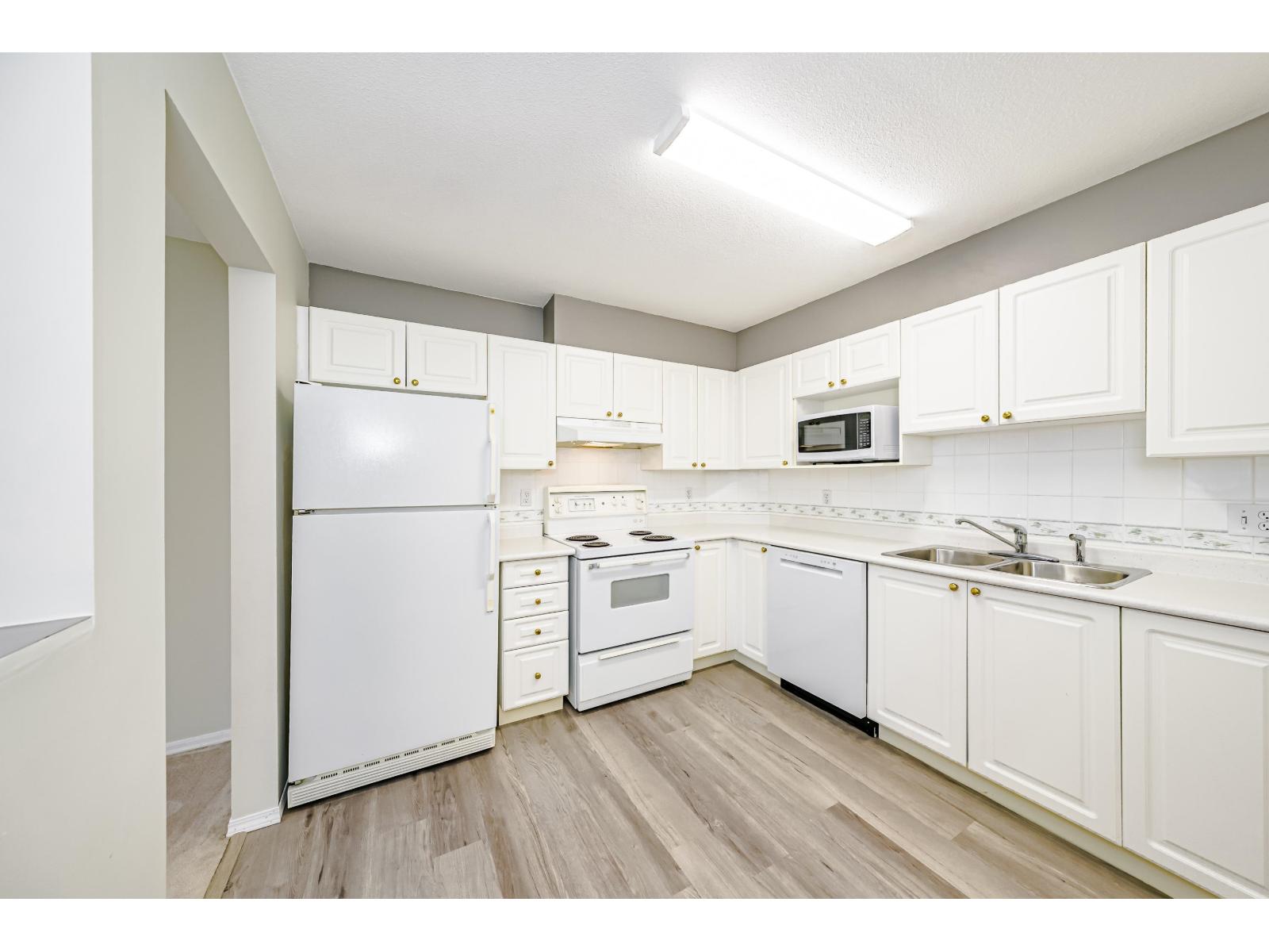 304 13955 Laurel Drive, Surrey, British Columbia  V3T 1A8 - Photo 15 - R3053574