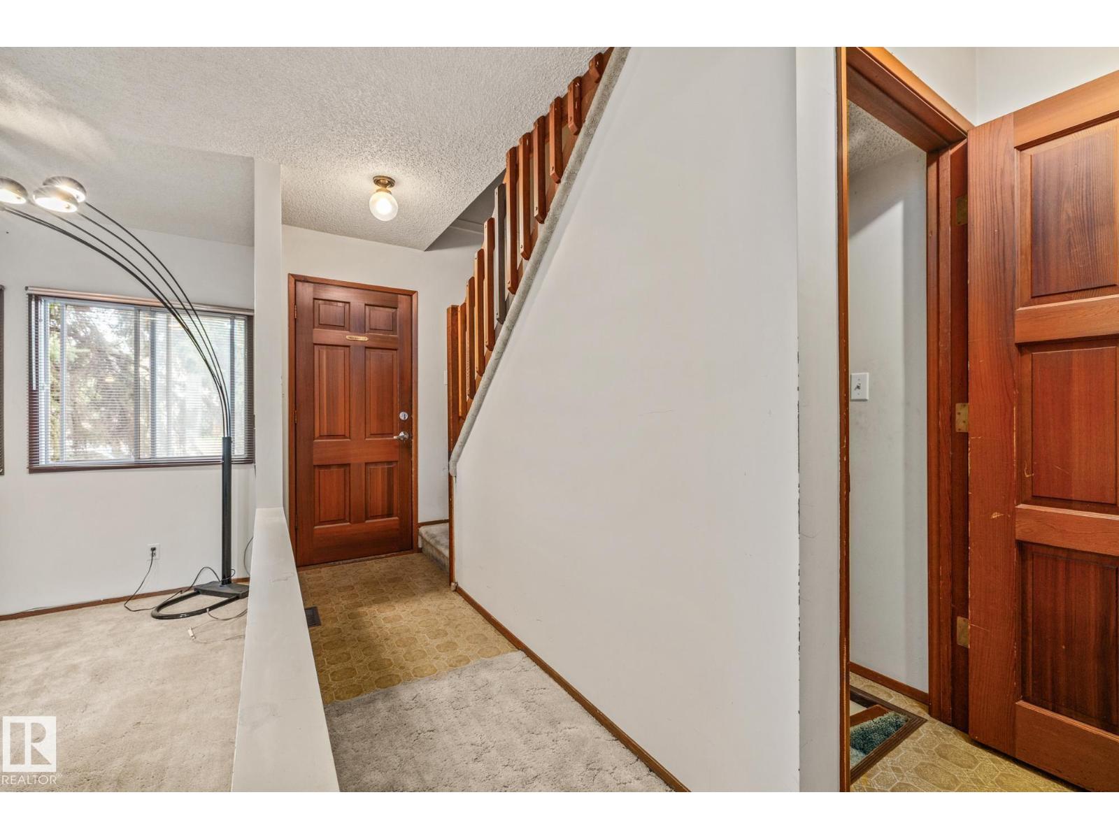3511 42 Av Nw, Edmonton, Alberta  T6L 5C7 - Photo 2 - E4460250