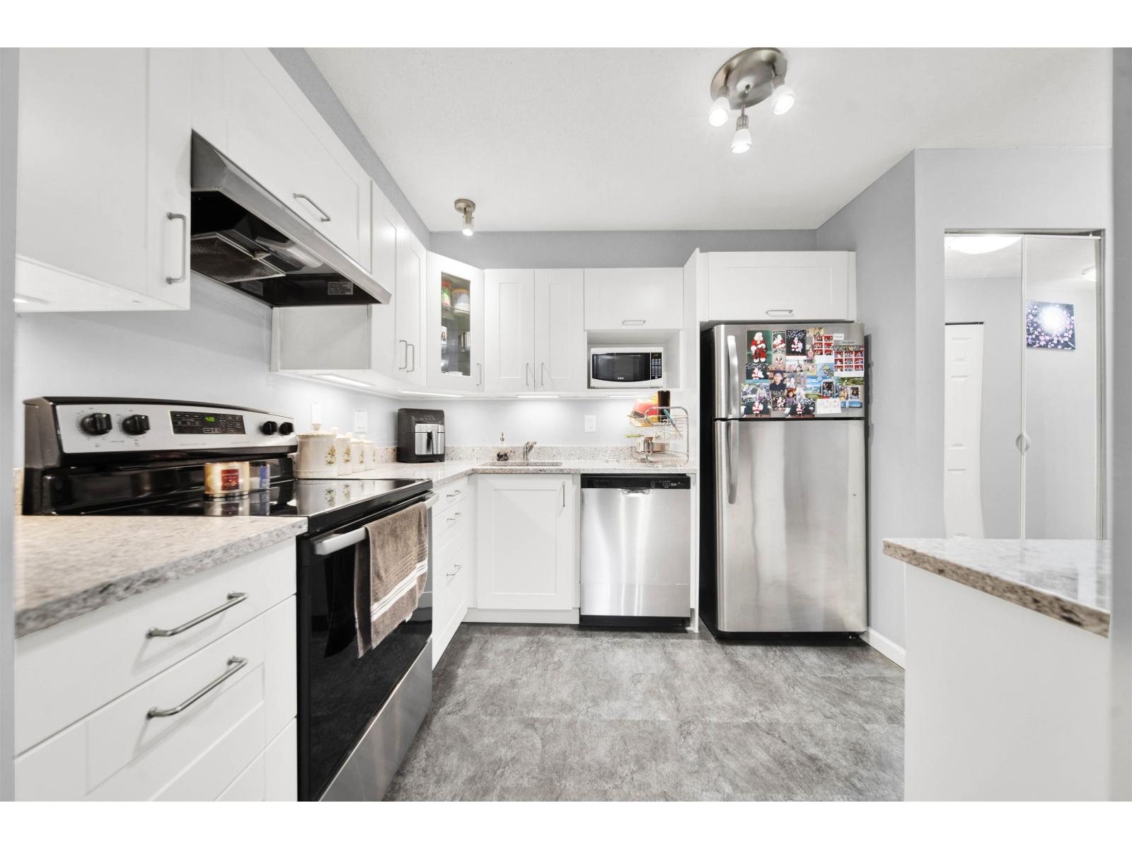 311 13780 76 Avenue, Surrey, British Columbia  V3W 1E5 - Photo 4 - R3052782
