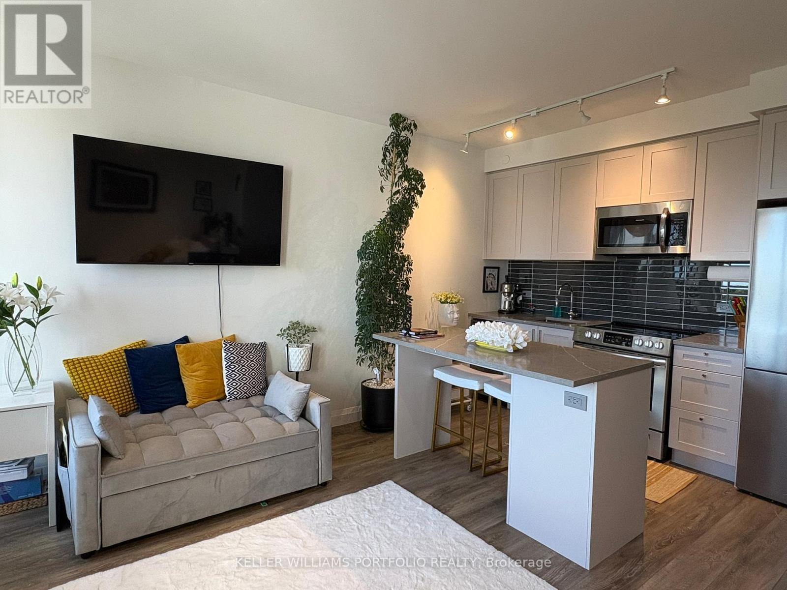 705 - 71 Redpath Avenue, Toronto, Ontario  M4S 0E1 - Photo 4 - C12422367