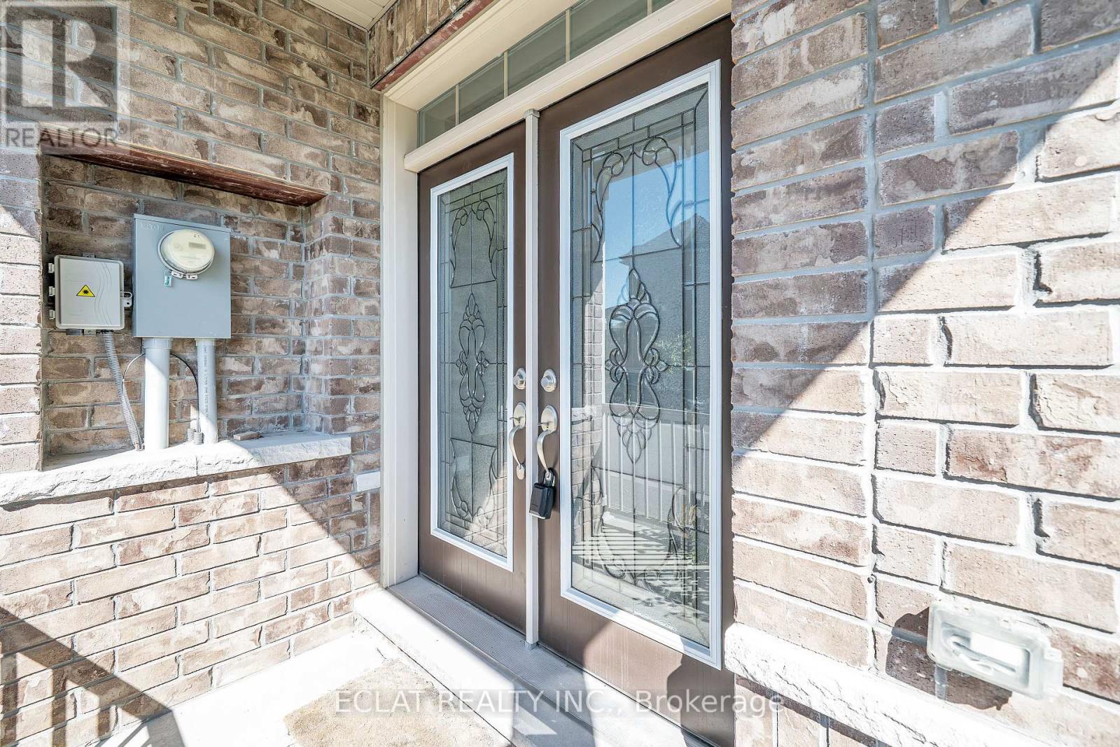 14 Aldridge Lane, Clarington, Ontario  L1B 0V6 - Photo 2 - E12433153