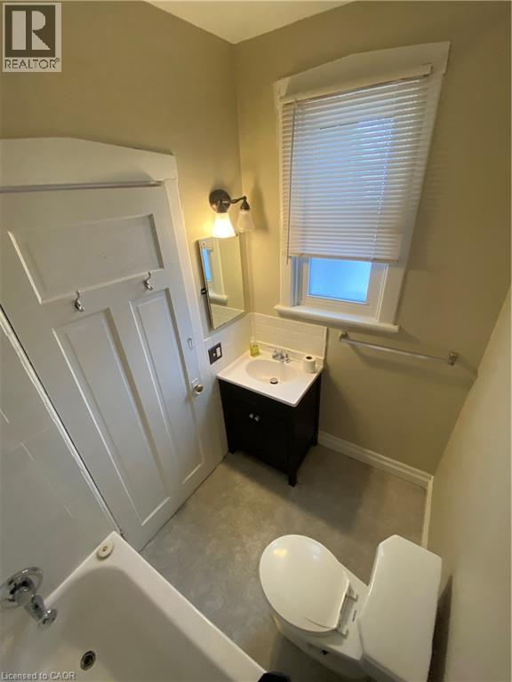 70 Belview Avenue, Hamilton, Ontario  L8L 7K8 - Photo 5 - 40774611