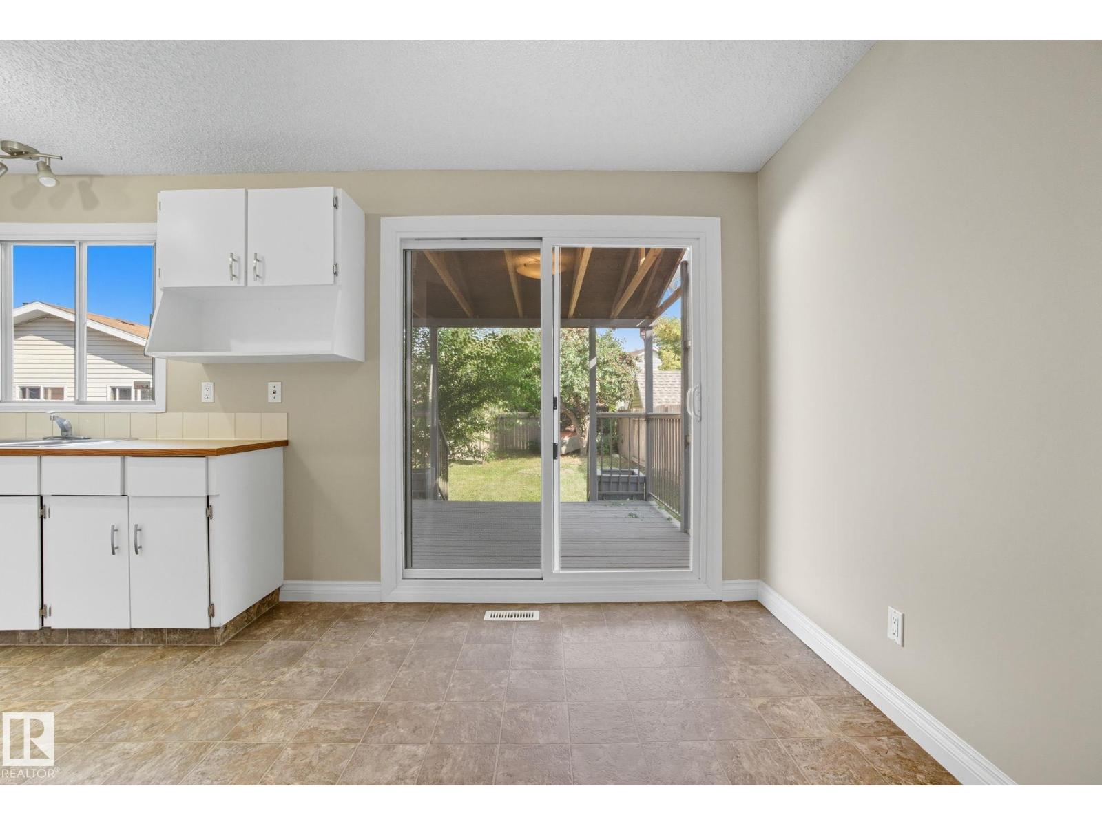 121 Kirkwood Wy Nw, Edmonton, Alberta  T6L 5J7 - Photo 15 - E4460251