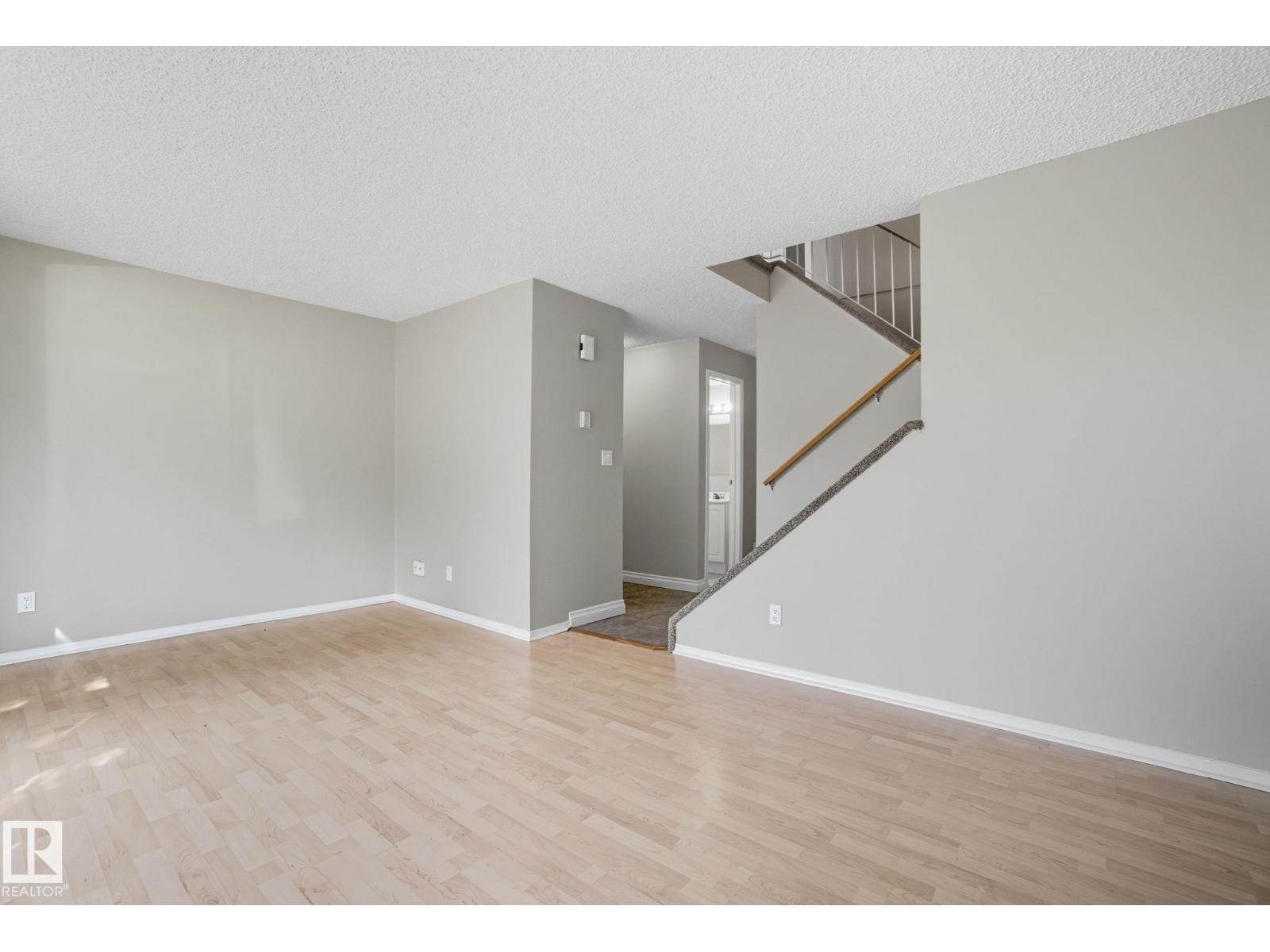 121 Kirkwood Wy Nw, Edmonton, Alberta  T6L 5J7 - Photo 12 - E4460251