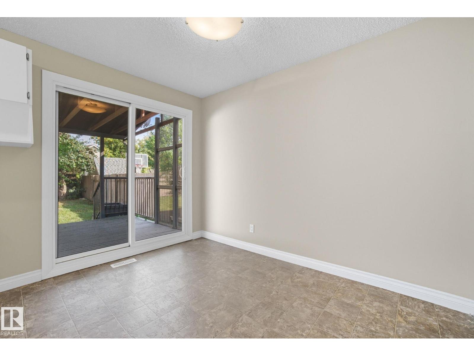 121 Kirkwood Wy Nw, Edmonton, Alberta  T6L 5J7 - Photo 14 - E4460251