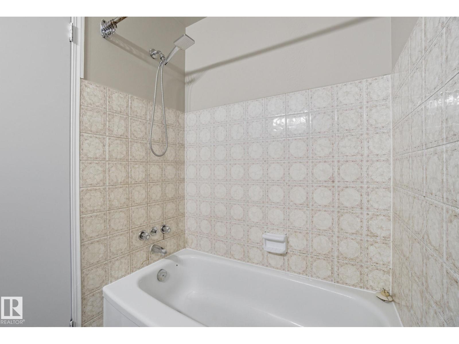121 Kirkwood Wy Nw, Edmonton, Alberta  T6L 5J7 - Photo 30 - E4460251