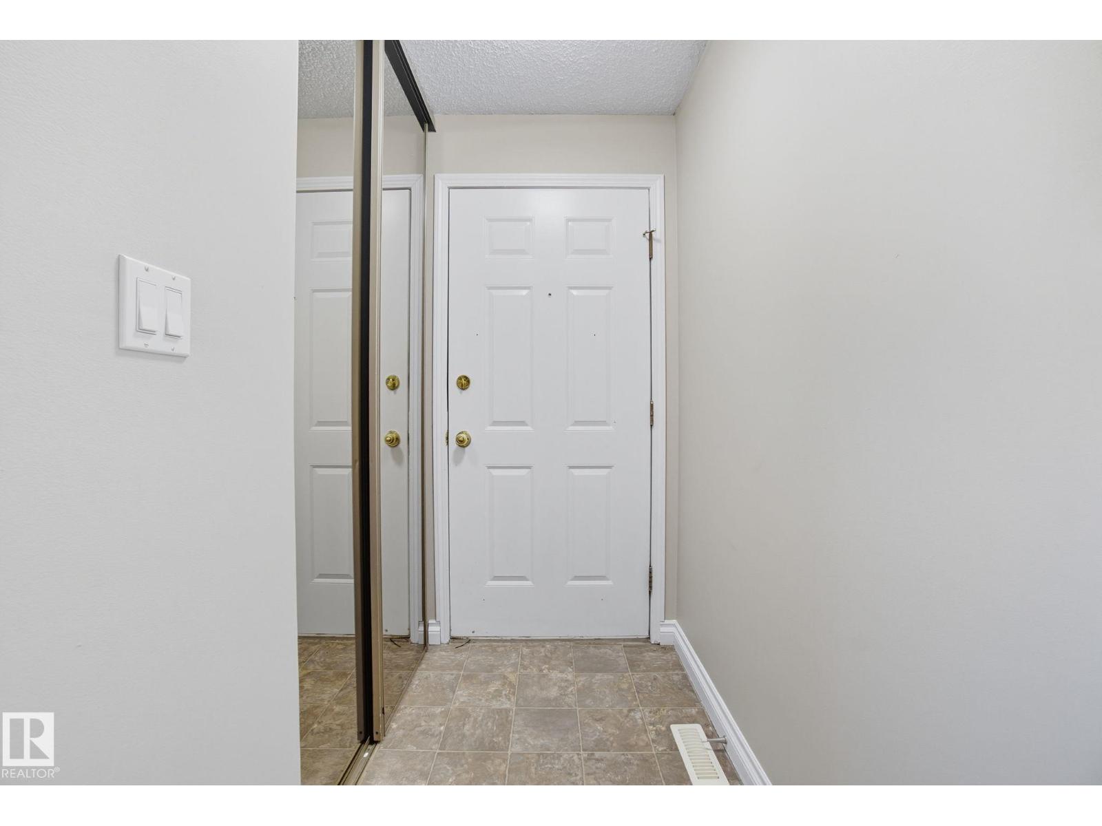 121 Kirkwood Wy Nw, Edmonton, Alberta  T6L 5J7 - Photo 7 - E4460251