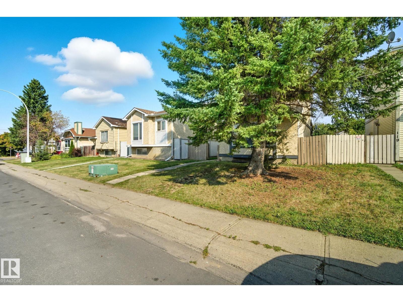 121 Kirkwood Wy Nw, Edmonton, Alberta  T6L 5J7 - Photo 4 - E4460251