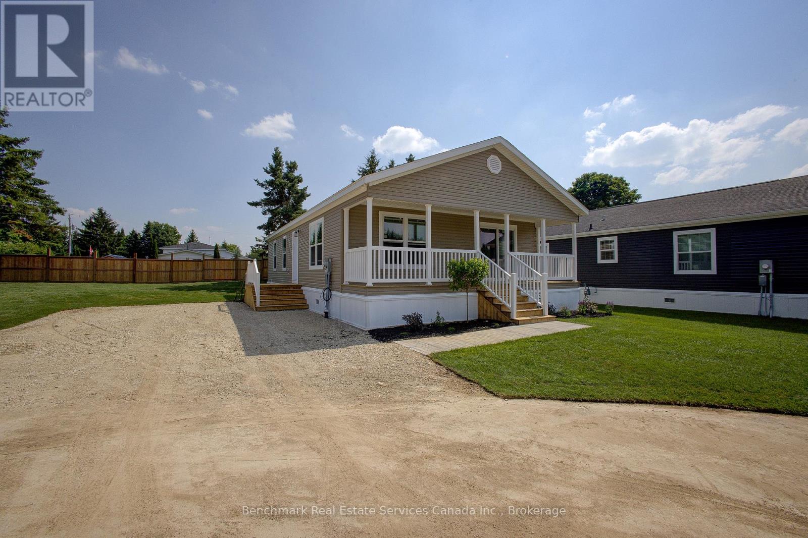 210 Spruce Drive, West Grey, Ontario  N4N 3B8 - Photo 2 - X12437909