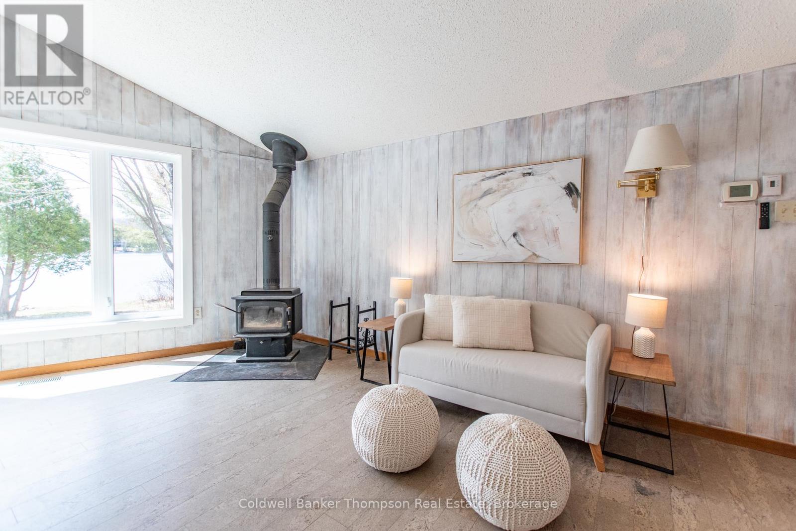 810 East Waseosa Lake Road, Huntsville, Ontario  P1H 2J4 - Photo 13 - X12437911
