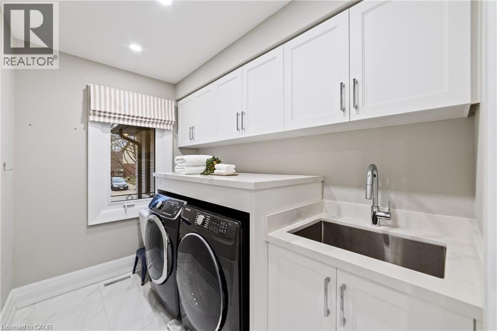1857 Friar Tuck Court, Mississauga, Ontario  L5K 2L4 - Photo 14 - 40771518