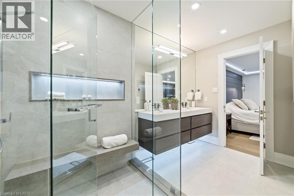 1857 Friar Tuck Court, Mississauga, Ontario  L5K 2L4 - Photo 18 - 40771518