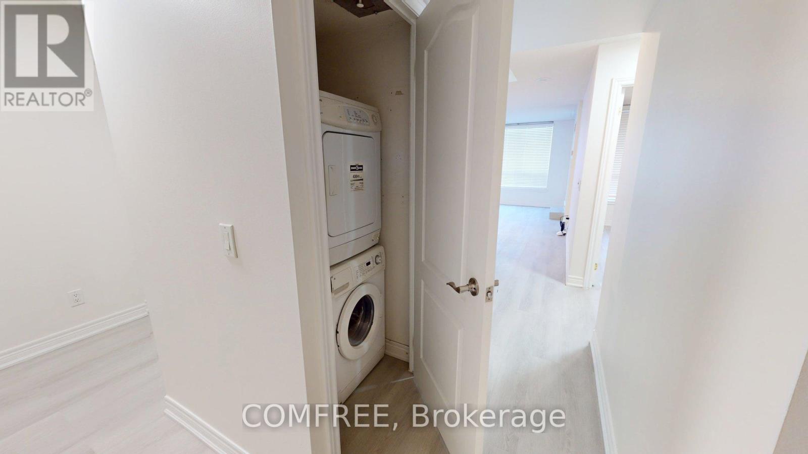 201 - 60 Disera Drive, Vaughan, Ontario  L4J 9G1 - Photo 4 - N12437908