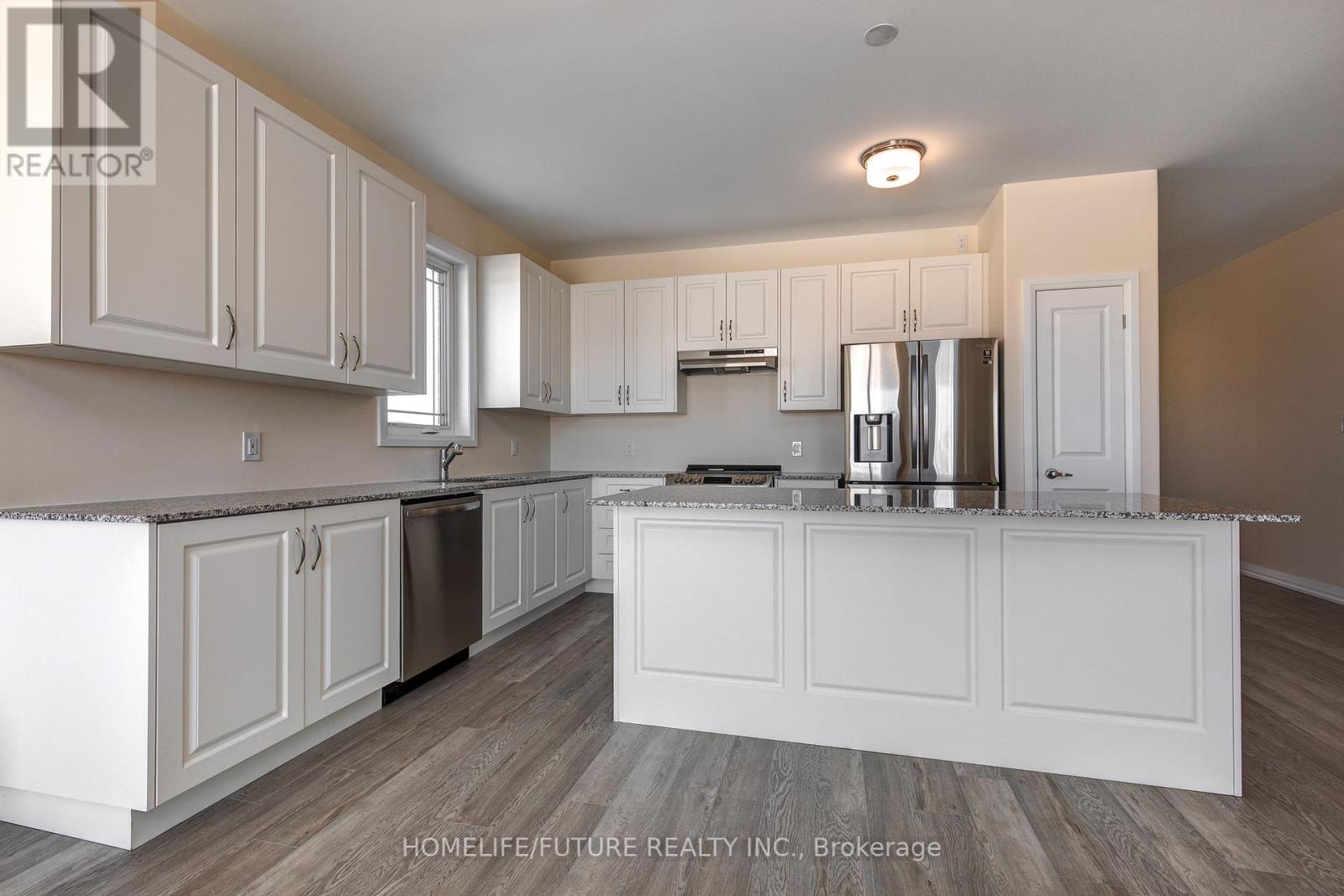 537 Macintosh Grove, Peterborough, Ontario  K9H 0K1 - Photo 8 - X12431872