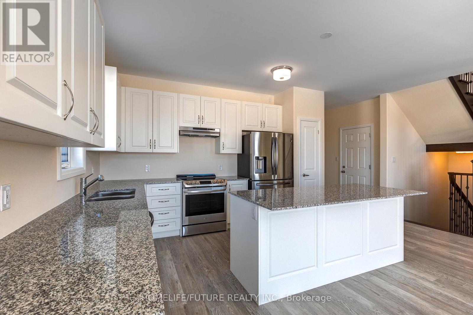 537 Macintosh Grove, Peterborough, Ontario  K9H 0K1 - Photo 9 - X12431872