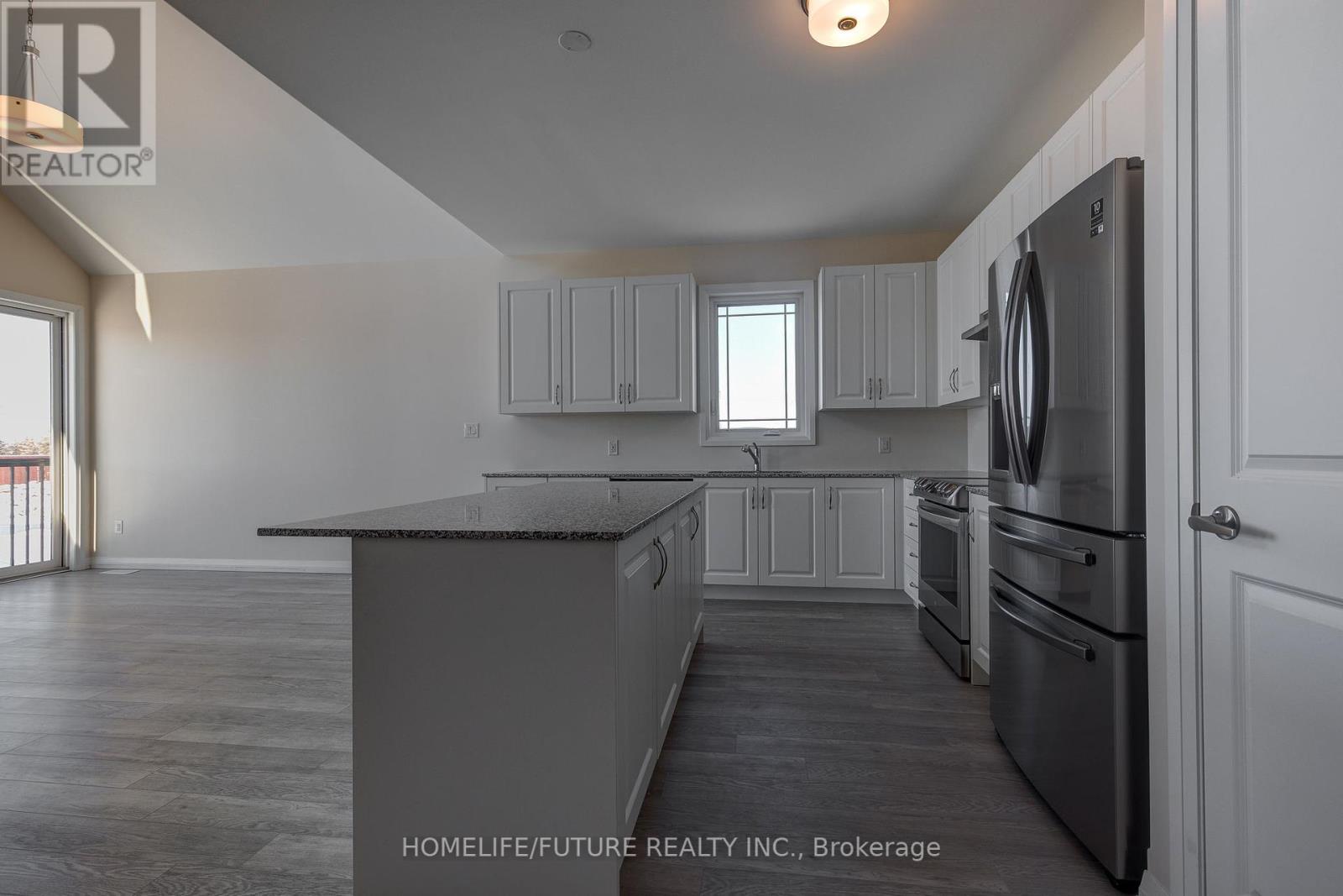 537 Macintosh Grove, Peterborough, Ontario  K9H 0K1 - Photo 7 - X12431872