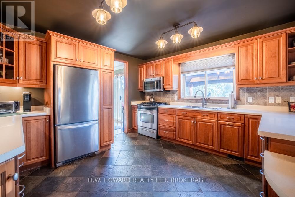 2264 Shisler Road, Fort Erie, Ontario  L0S 1S0 - Photo 13 - X12425927