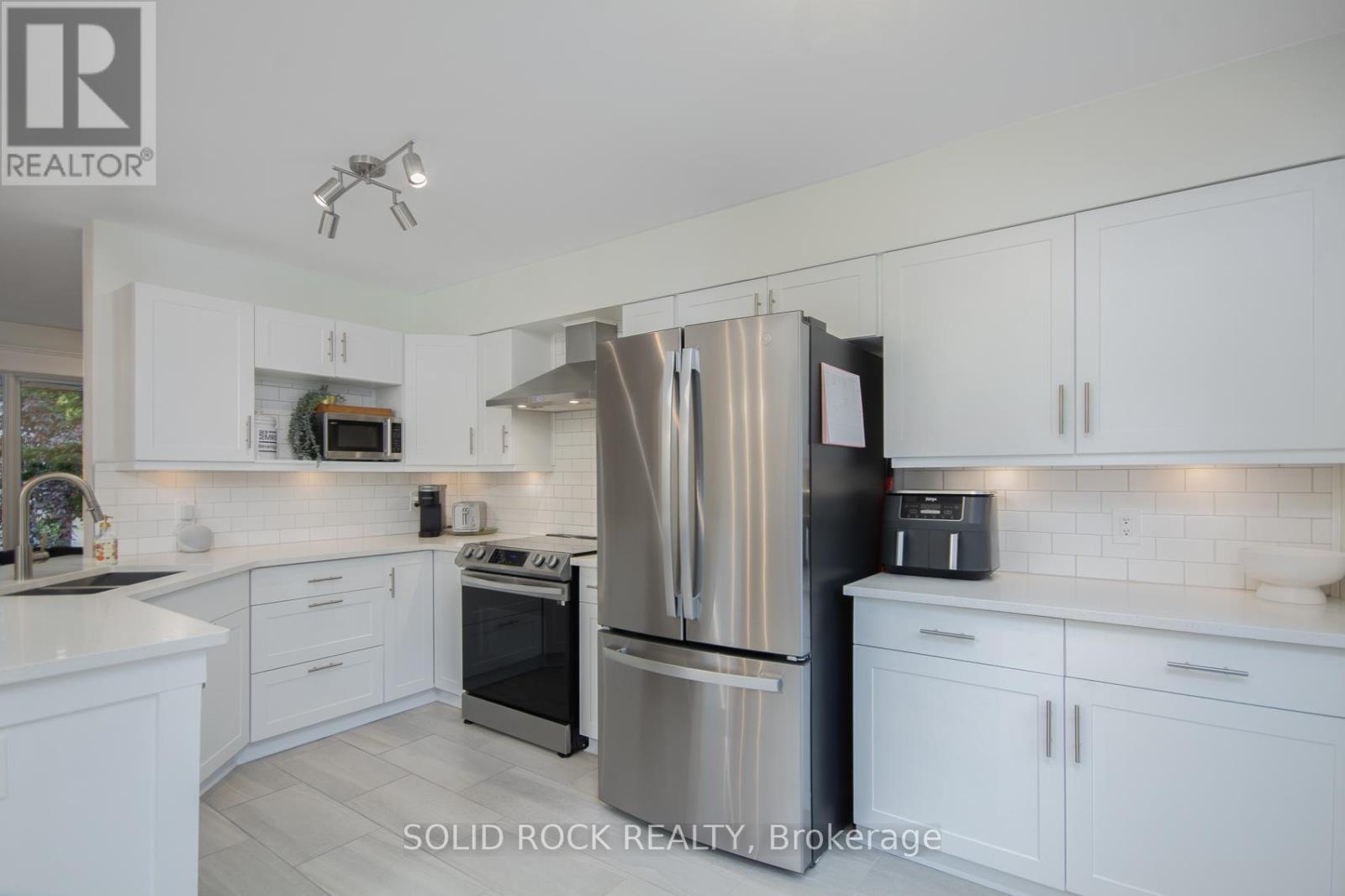 119 Kincardine Drive, Ottawa, Ontario  K2V 1B1 - Photo 19 - X12437854