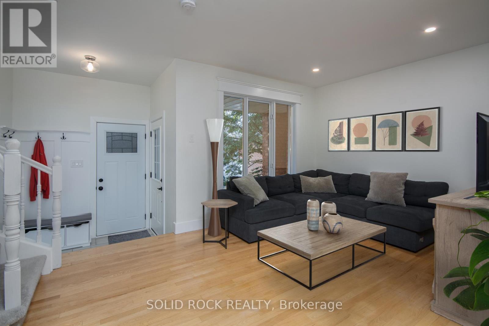119 Kincardine Drive, Ottawa, Ontario  K2V 1B1 - Photo 9 - X12437854