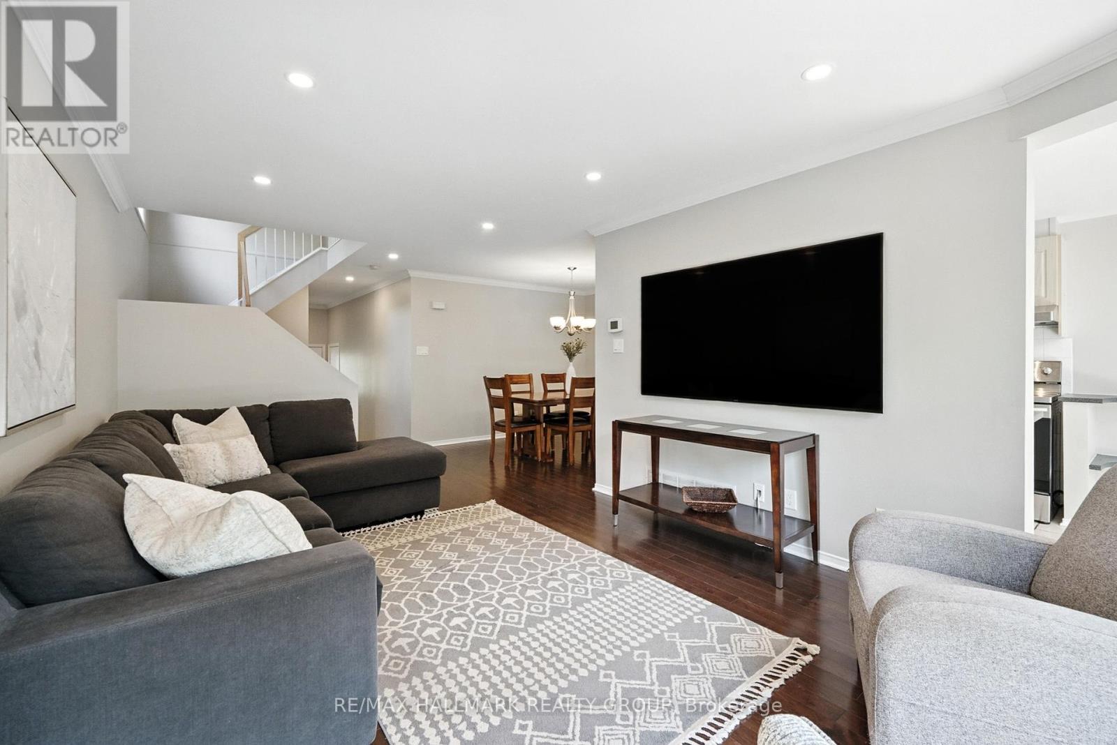 6272 Sablewood Place, Ottawa, Ontario  K1C 7M5 - Photo 10 - X12437890