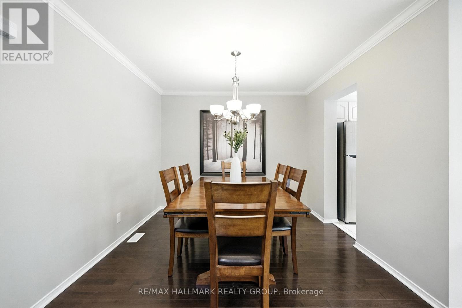 6272 Sablewood Place, Ottawa, Ontario  K1C 7M5 - Photo 4 - X12437890