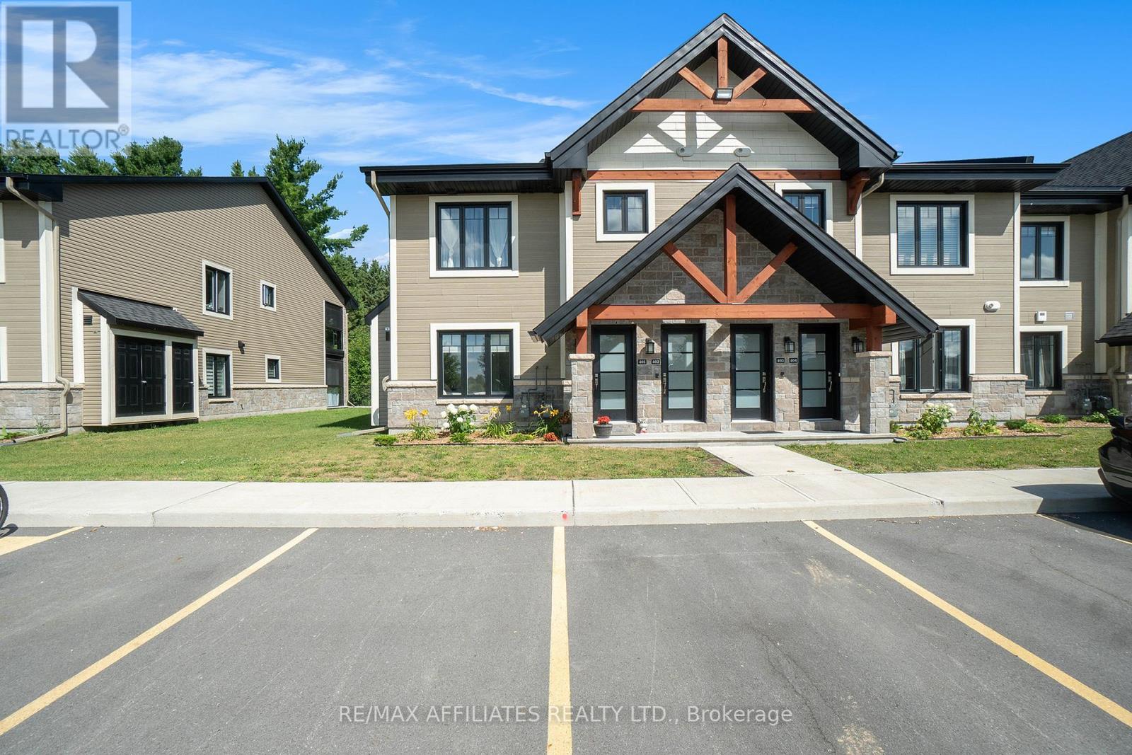 401 - 99 St-Moritz Trail, Russell, Ontario  K0A 1W0 - Photo 3 - X12437898