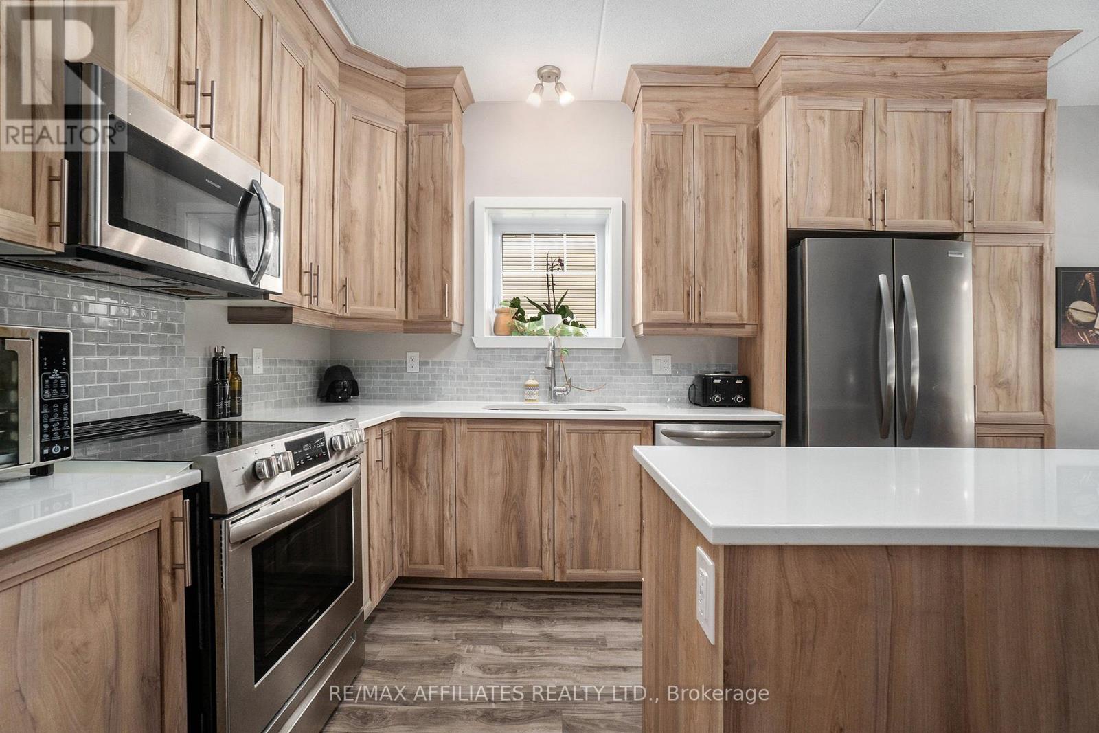 401 - 99 St-Moritz Trail, Russell, Ontario  K0A 1W0 - Photo 7 - X12437898
