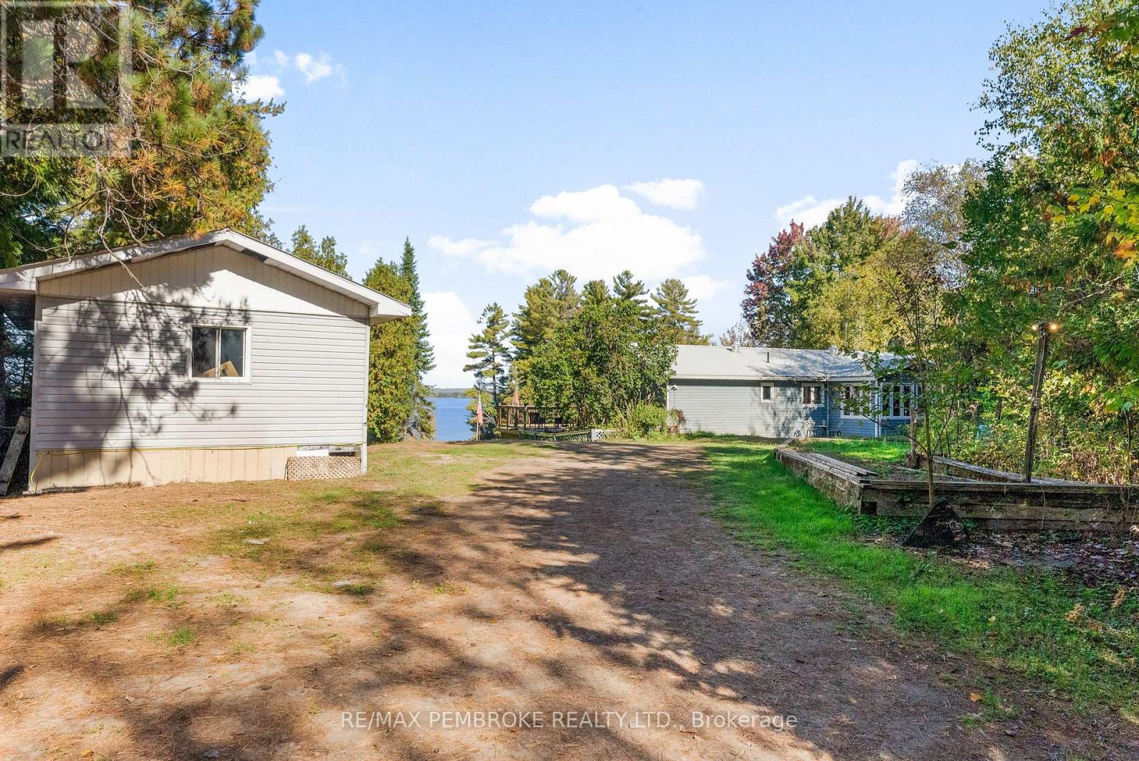 204b Hawkins Drive, Killaloe, Ontario  K0J 2A0 - Photo 2 - X12437840