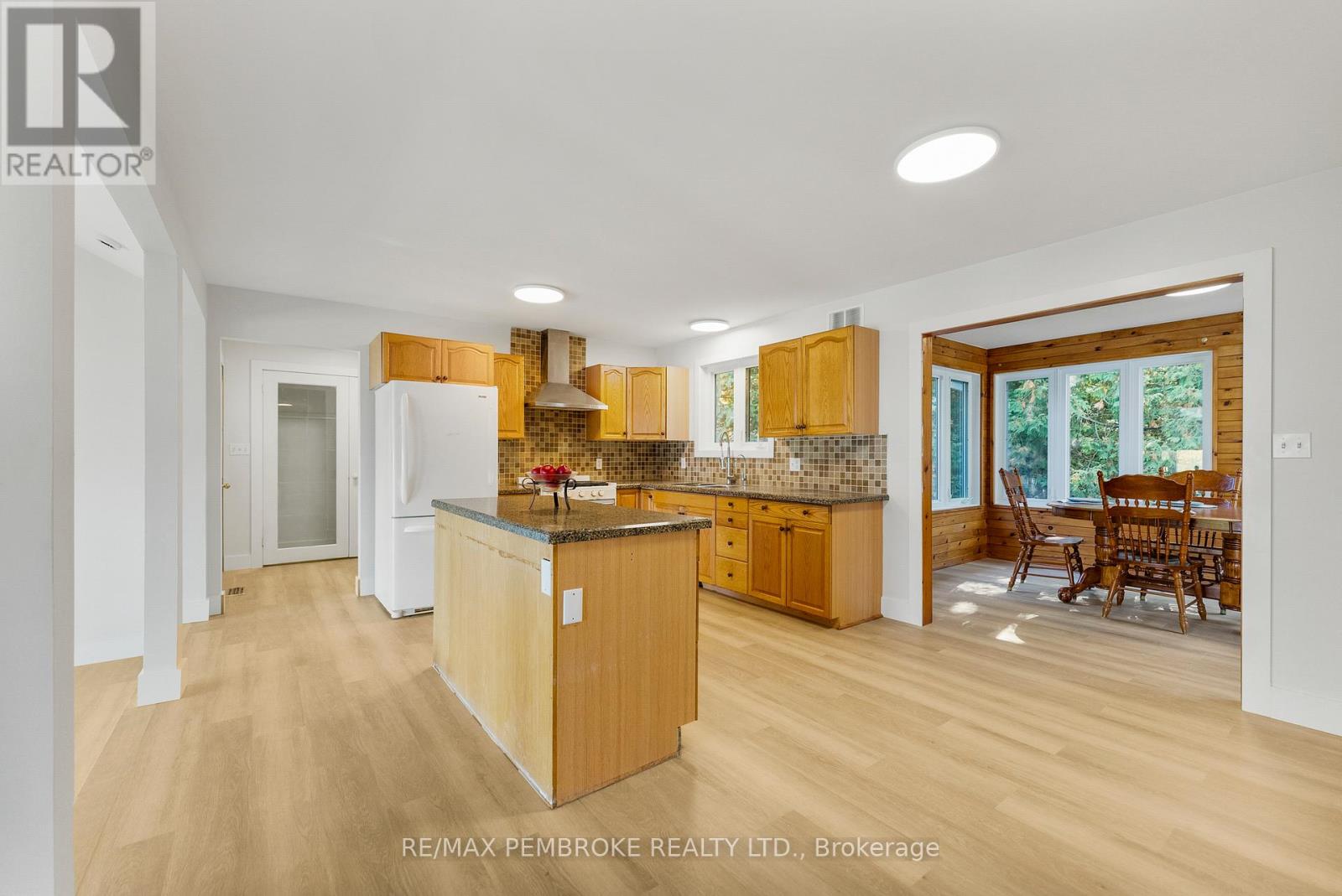 204b Hawkins Drive, Killaloe, Ontario  K0J 2A0 - Photo 21 - X12437840