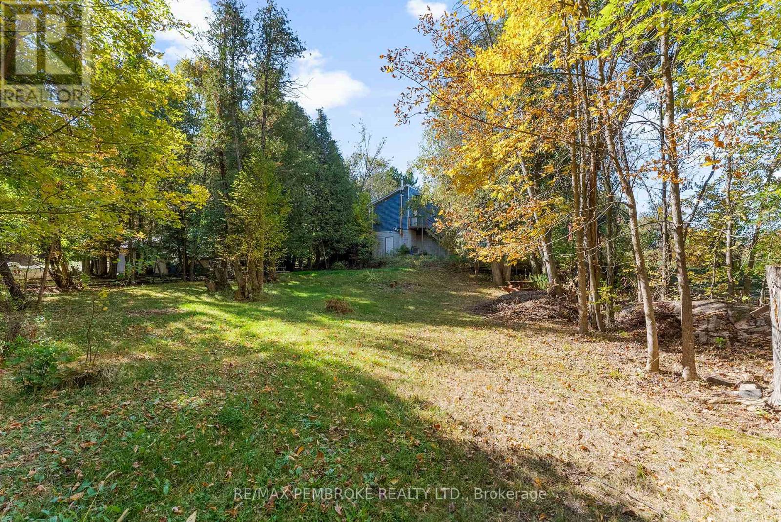 204b Hawkins Drive, Killaloe, Ontario  K0J 2A0 - Photo 36 - X12437840