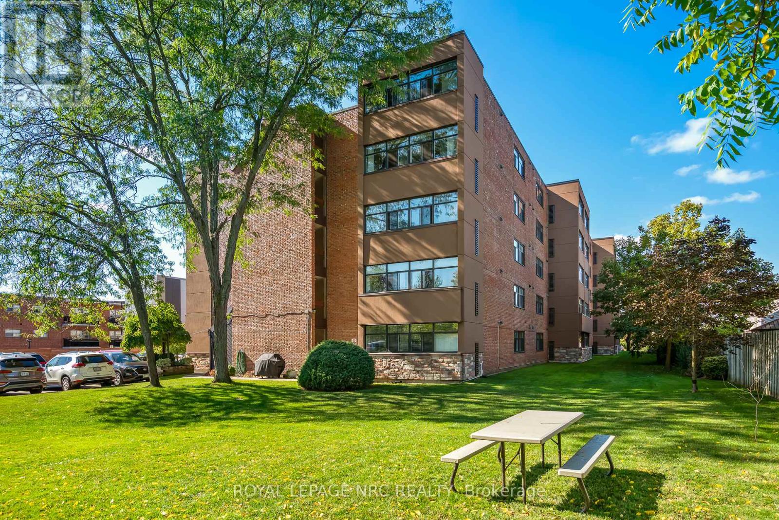 201 - 276 Oakdale Avenue, St. Catharines (Oakdale), Ontario  L2P 3S5 - Photo 3 - X12437853