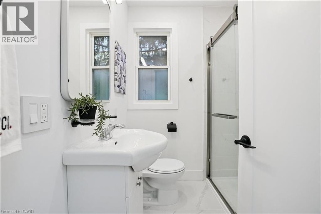 41 Cameron Avenue S, Hamilton, Ontario  L8K 2X1 - Photo 9 - 40774360