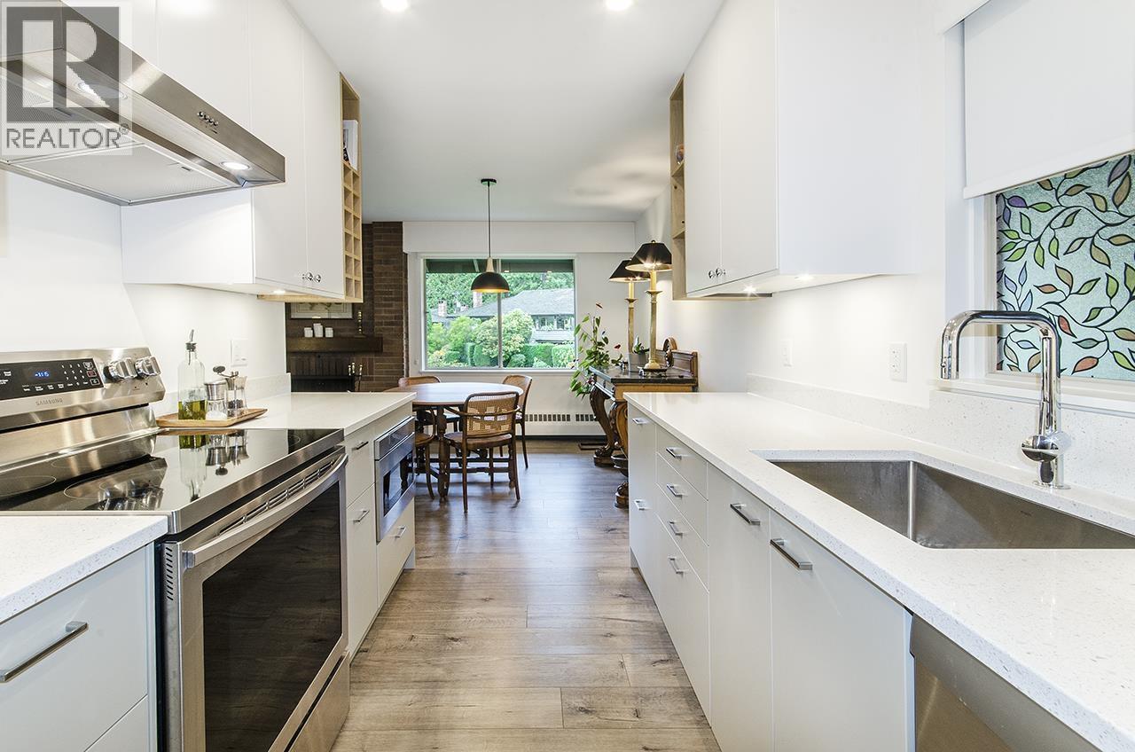 211 235 Keith Road, West Vancouver, British Columbia  V7T 1L5 - Photo 8 - R3053872