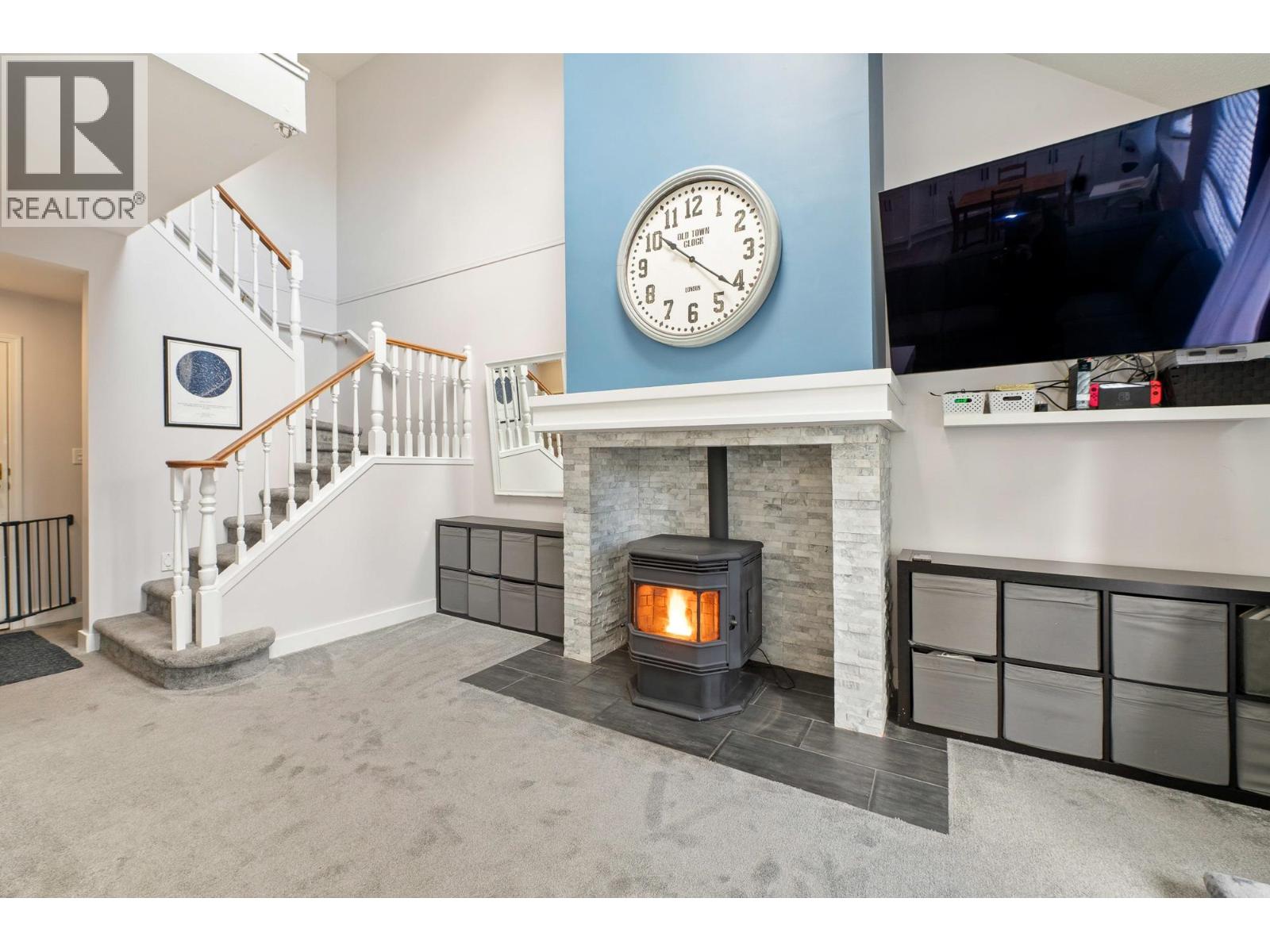 410 777 Eighth Street, New Westminster, British Columbia  V3M 3S7 - Photo 3 - R3053896