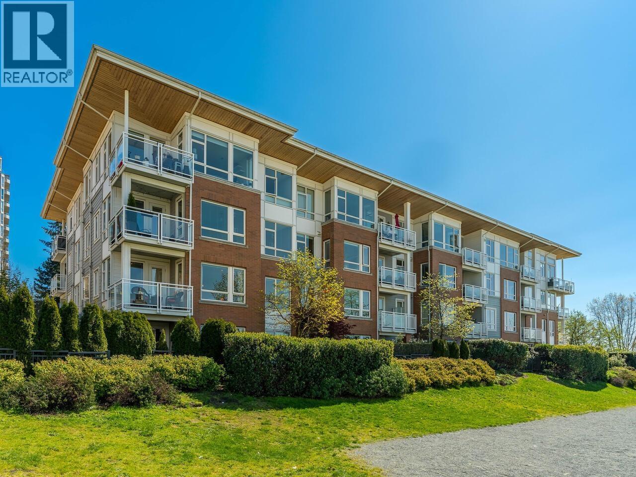 203 717 CHESTERFIELD AVENUE, North Vancouver, British Columbia
