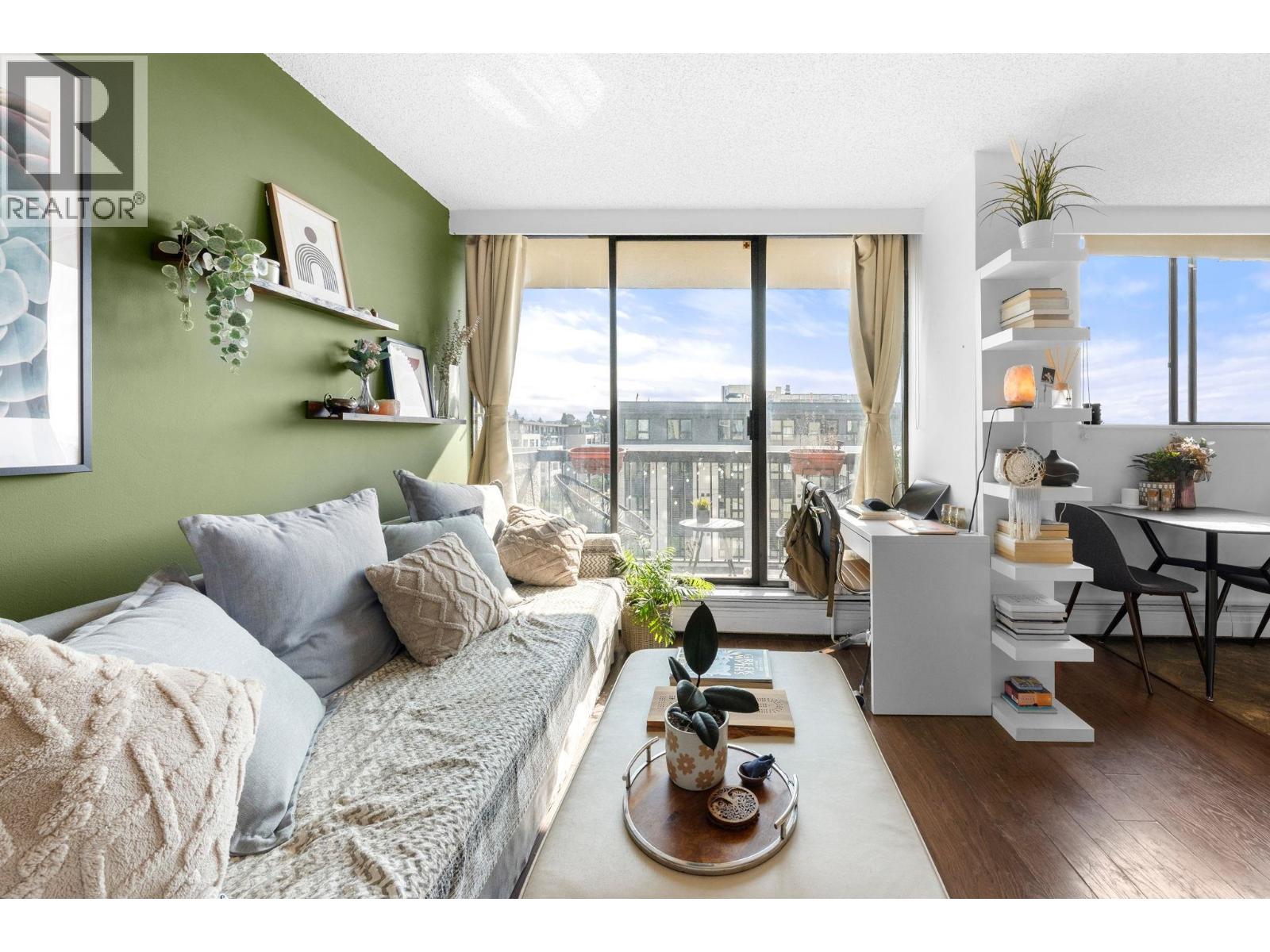 706 145 ST. GEORGES AVENUE, North Vancouver, British Columbia