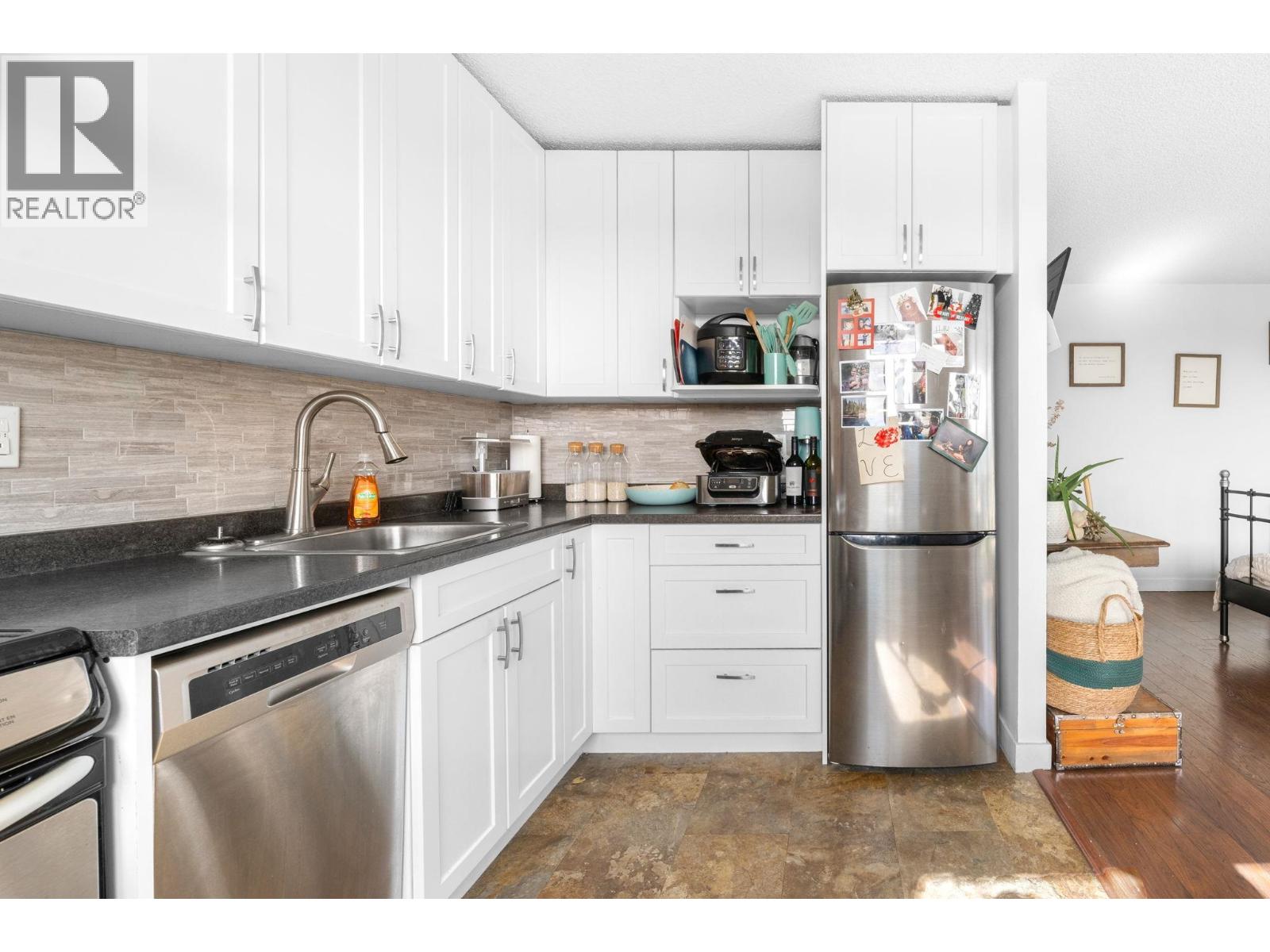 706 145 St. Georges Avenue, North Vancouver, British Columbia  V7L 3G8 - Photo 11 - R3053915