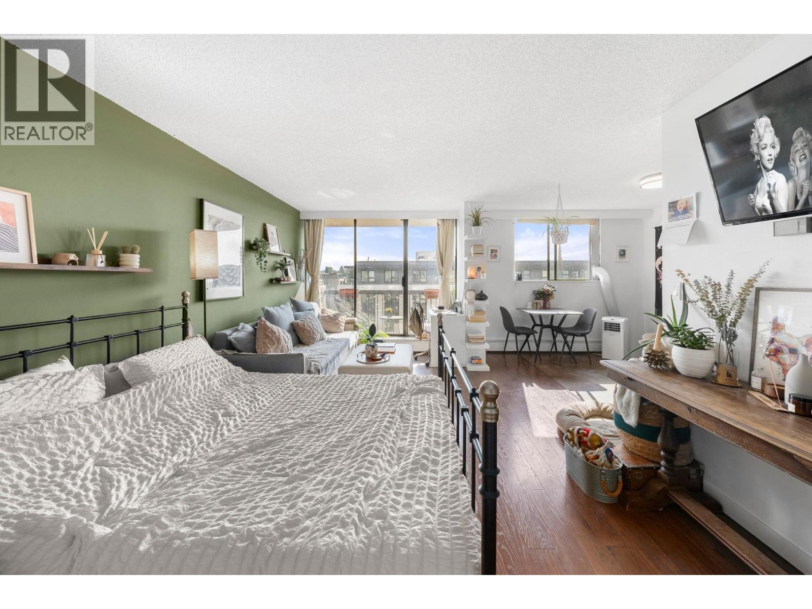 706 145 St. Georges Avenue, North Vancouver, British Columbia  V7L 3G8 - Photo 5 - R3053915