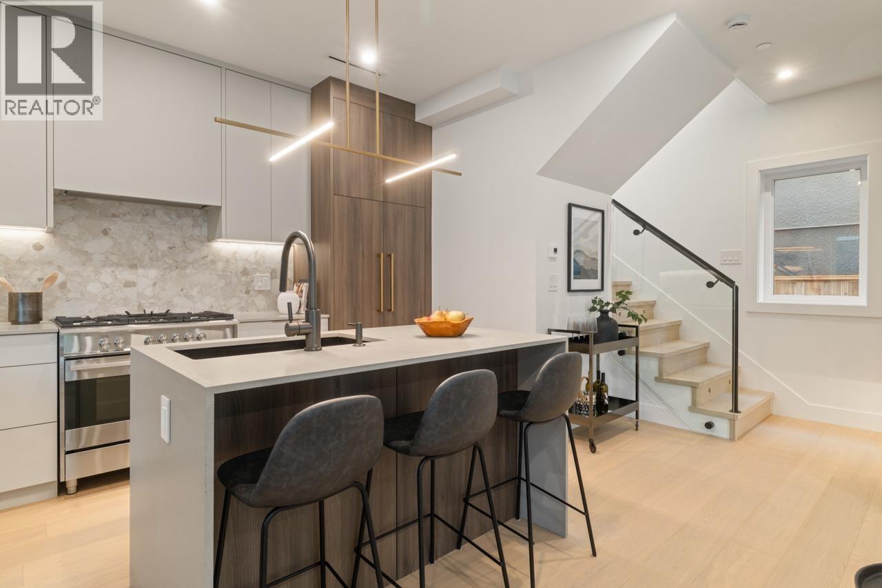 1 2680 E 5TH AVENUE, Vancouver, British Columbia