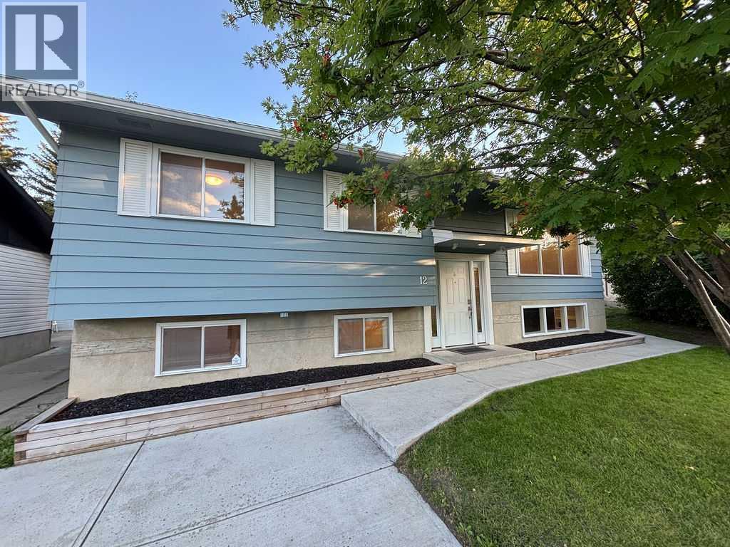 12 Oakbury Place Sw, Calgary, Alberta  T2V 4A2 - Photo 1 - A2250378