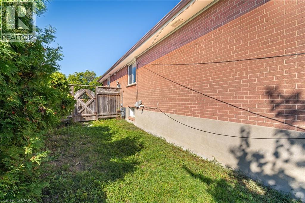 61 Avondale Boulevard, Brampton, Ontario  L6T 1H1 - Photo 25 - 40775446